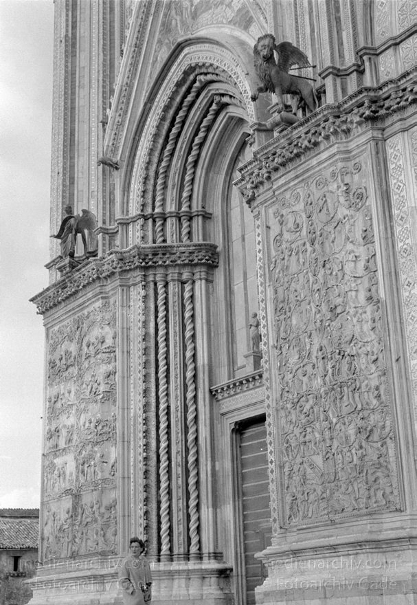 1950er. Italien. Provinz Terni. Region Umbrien. Orvieto
1950er. Italien. Provinz Terni. Region Umbrien. Orvieto. Kathedrale -  Italy. Perugia
Schlüsselwörter: 1950er;Italia;Italien;Italy;Kathedrale;Orvieto;Umbrien
