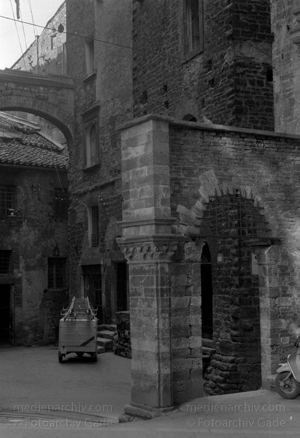 1950er. Italien. Provinz Perugia. Region Umbrien. Perugia
1950er. Italien. Provinz Perugia. Region Umbrien. Perugia. -  Italy. Perugia
Schlüsselwörter: 1950er;Italia;Italien;Italy;Perugia;Umbrien