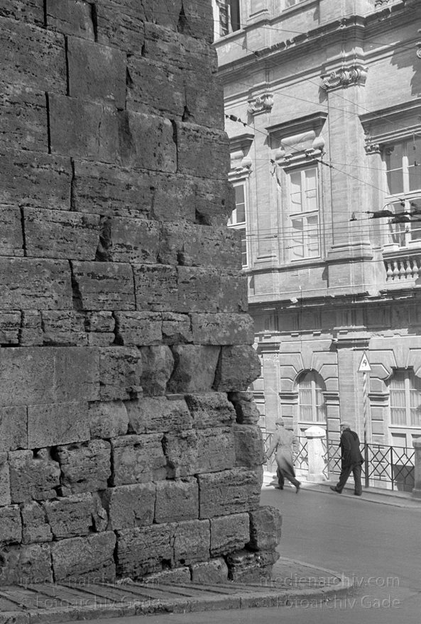 1950er. Italien. Provinz Perugia. Region Umbrien. Perugia
1950er. Italien. Provinz Perugia. Region Umbrien. Perugia. -  Italy. Perugia
Schlüsselwörter: 1950er;Italia;Italien;Italy;Perugia;Umbrien