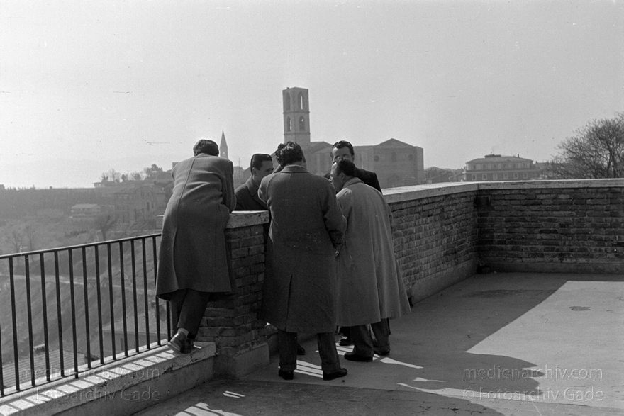1950er. Italien. Provinz Perugia. Region Umbrien. Perugia
1950er. Italien. Provinz Perugia. Region Umbrien. Perugia. -  Italy. Perugia
Schlüsselwörter: 1950er;Italia;Italien;Italy;Perugia;Umbrien