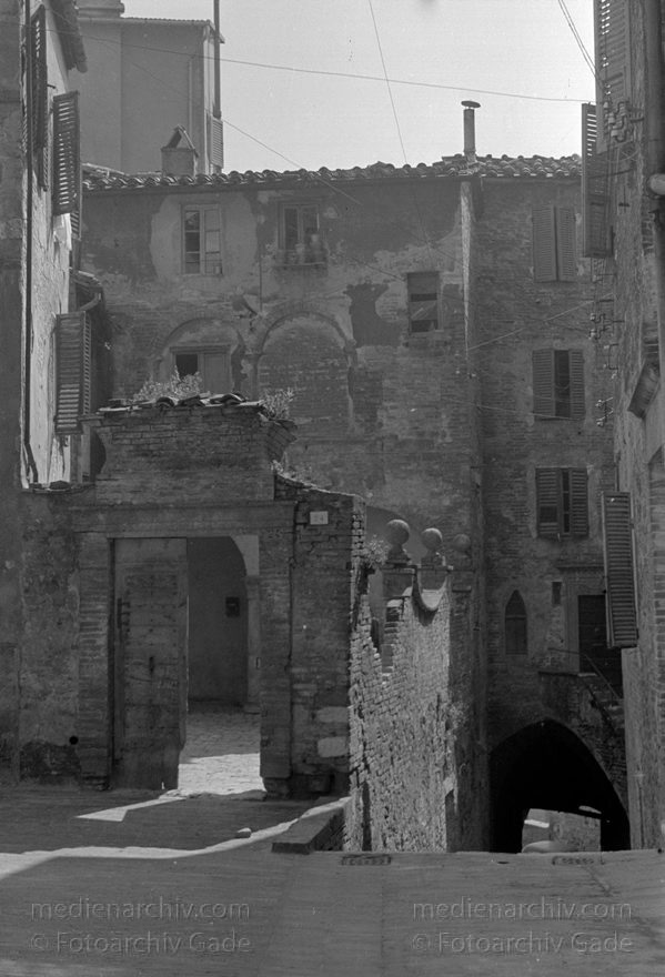 1950er. Italien. Provinz Perugia. Region Umbrien. Perugia
1950er. Italien. Provinz Perugia. Region Umbrien. Perugia. -  Italy. Perugia
Schlüsselwörter: 1950er;Italia;Italien;Italy;Perugia;Umbrien