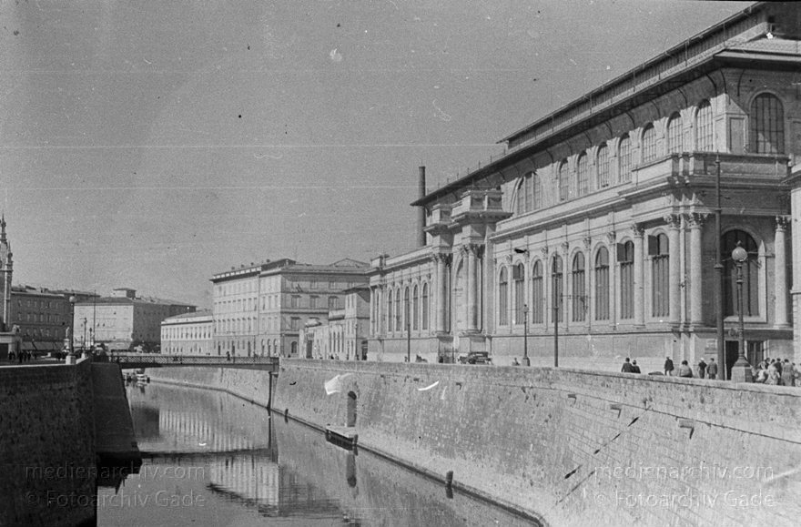 1930. Italien. vermutlich Toskana. Florenz
1930r. Italien. vermutlich Toskana. Florenz. Italia. Toscana. Firenze. Italy. Tuscany. Florence
Schlüsselwörter: 1930;Firenze;Florence;Florenz;Italia;Italien;Italy;Toscana;Toskana;Tuscany
