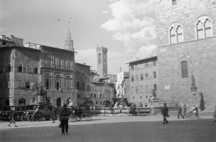 1930. Italien. Toskana. Florenz
1930r. Italien. Toskana. Florenz. Italia. Toscana. Firenze. Italy. Tuscany. Florence
Schlüsselwörter: 1930;Firenze;Florence;Florenz;Italia;Italien;Italy;Toscana;Toskana;Tuscany