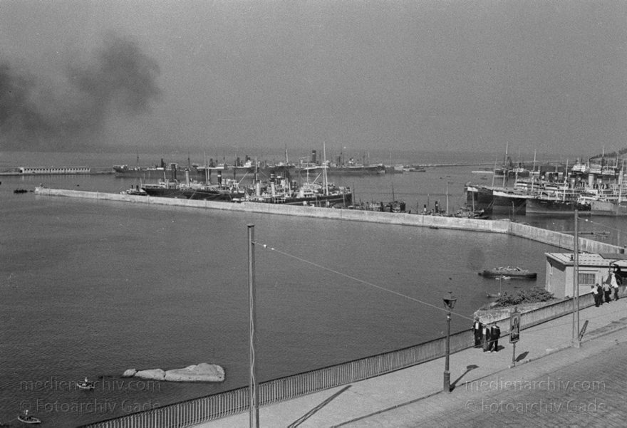1930. Italien. Ligurien. Genua
1930. Italien. Ligurien. Genua - Italy. Liguria. Genoa - Italia. Liguria. Genova
Schlüsselwörter: 1930;Genoa;Genova;Genua;Italia;Italien;Italy;Liguria;Ligurien