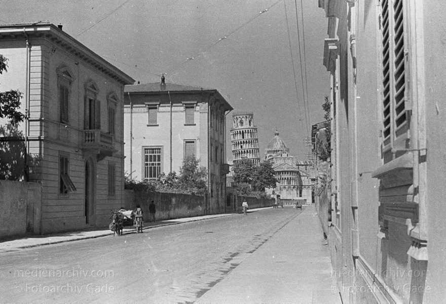 1930. Italien. Toskana. Pisa
1930. Italien. Toskana. Pisa. Italia. Toscana.  Italy. Tuscany
Schlüsselwörter: 1930;Italia;Italien;Italy;Pisa;Toscana;Toskana;Tuscany