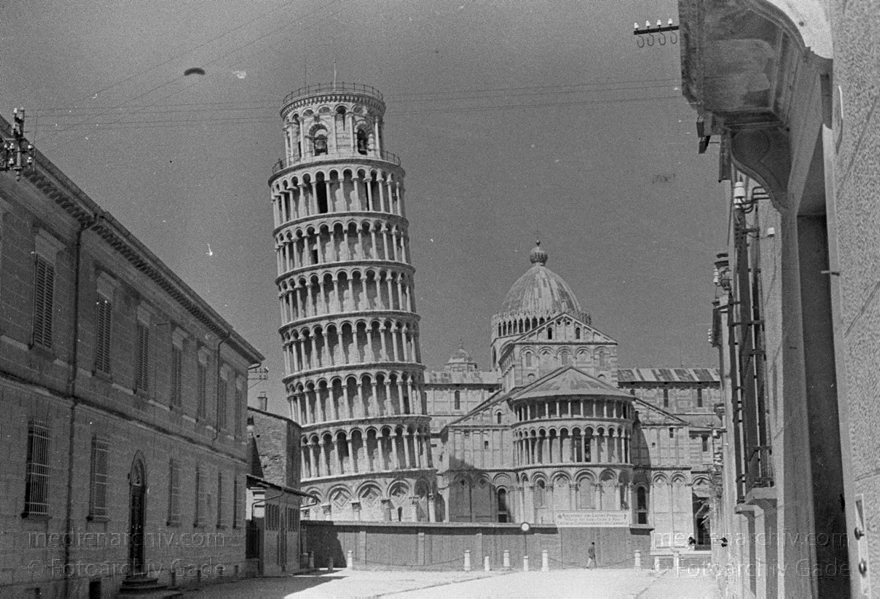 1930. Italien. Toskana. Pisa. Schiefer Turm
1930. Italien. Toskana. Pisa. Italia. Toscana.  Italy. Tuscany. Schiefer Turm
Schlüsselwörter: 1930;Italia;Italien;Italy;Pisa;Schiefer Turm;Toscana;Toskana;Tuscany