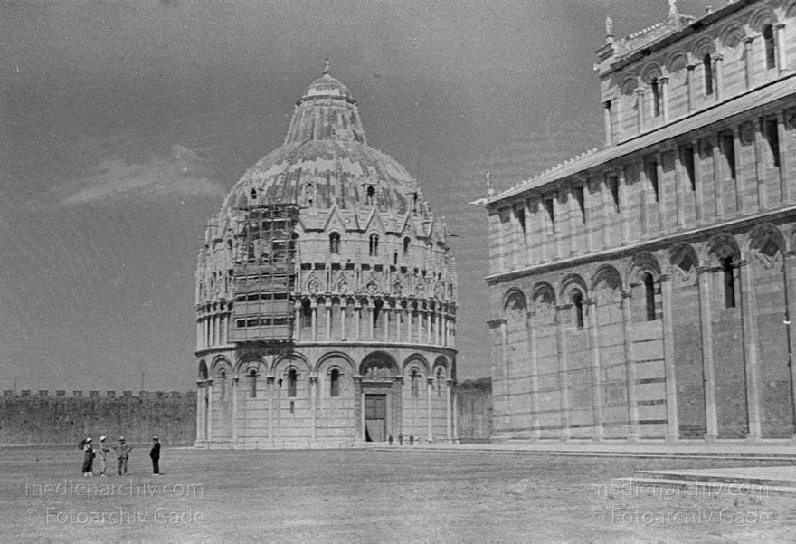 1930. Italien. Toskana. Pisa. Dom Santa Maria Assunta
1930. Italien. Toskana. Pisa. Italia. Toscana.  Italy. Tuscany. Kathedrale. Dom Santa Maria Assunta
Schlüsselwörter: 1930;Dom Santa Maria Assunta;Italia;Italien;Italy;Kathedrale;Pisa;Toscana;Toskana;Tuscany