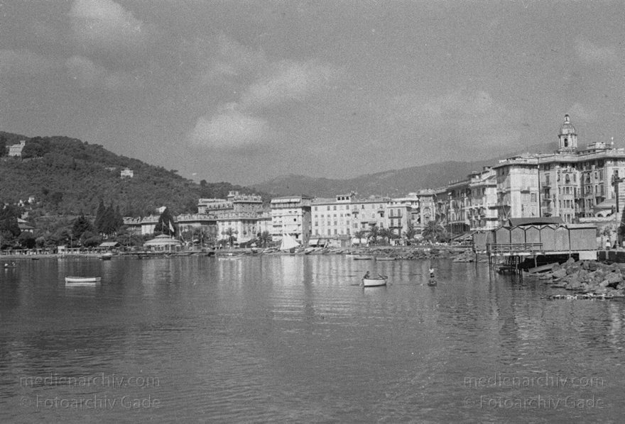 1930. Italien. Ligurien. Genua. Rapallo
1930. Italien. Ligurien. Genua. Rapallo - Italy. Liguria. Genoa - Italia. Liguria. Genova
Schlüsselwörter: 1930;Genua;Italia;Italien;Italy;Liguria;Ligurien;Rapallo