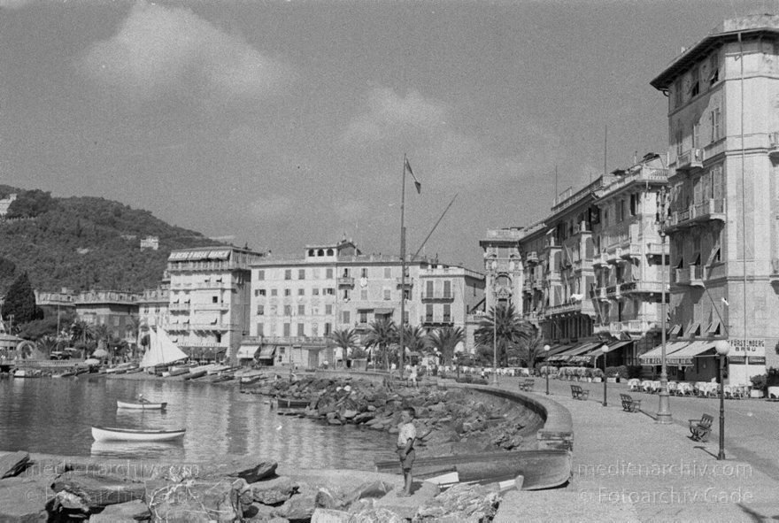 1930. Italien. Ligurien. Genua. Rapallo
1930. Italien. Ligurien. Genua. Rapallo - Italy. Liguria. Genoa - Italia. Liguria. Genova
Schlüsselwörter: 1930;Genua;Italia;Italien;Italy;Liguria;Ligurien;Rapallo