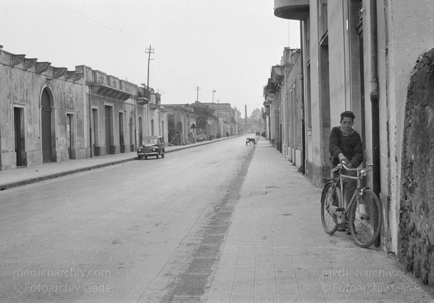 um 1950. Italien. Sizilien
1950er. Italien. Sizilien - Italy. Sicily - Italia. Sicilia. Messina
Schlüsselwörter: 1950;1950er;Italia;Italien;Italy;Messina;Sicilia;Sicily;Sizilien