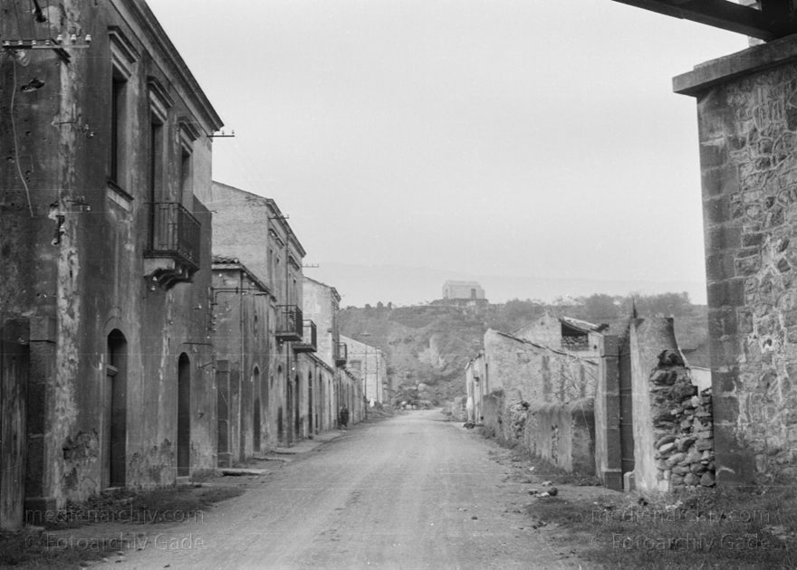 um 1950. Italien. Sizilien
1950er. Italien. Sizilien - Italy. Sicily - Italia. Sicilia. Messina
Schlüsselwörter: 1950;1950er;Italia;Italien;Italy;Messina;Sicilia;Sicily;Sizilien