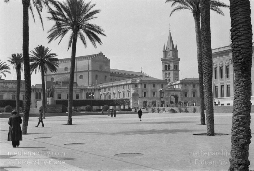 um 1950. Italien. Sizilien
1950er. Italien. Sizilien - Italy. Sicily - Italia. Sicilia
Schlüsselwörter: 1950;1950er;Italia;Italien;Italy;Sicilia;Sicily;Sizilien