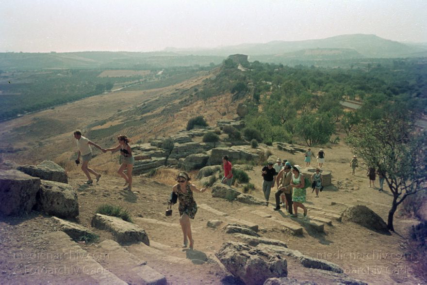1969. Italien. Sizilien
1969. Italien. Sizilien. Römische Ruinen  - Italy. Sicily - Italia. Sicilia. Agrigento
Schlüsselwörter: 1969;Agrigento;Italia;Italien;Italy;Ruinen;Sicilia;Sicily;Sizilien