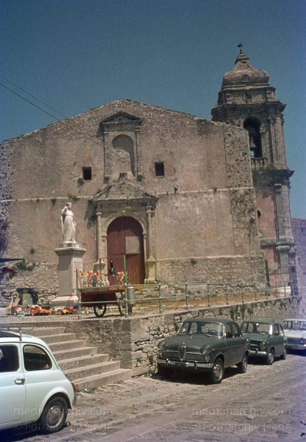 1969. Italien. Sizilien
1969. Italien. Sizilien  - Italy. Sicily - Italia. Sicilia. ERice
Schlüsselwörter: 1969;Erice;Italia;Italien;Italy;Sicilia;Sicily;Sizilien