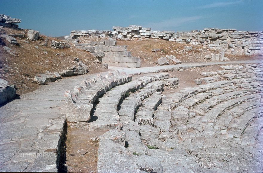 1969. Italien. Sizilien
1969. Italien. Sizilien. Griechische Ruinen. Amphitheater  - Italy. Sicily - Italia. Sicilia. Segesta
Schlüsselwörter: 1969;Italia;Italien;Italy;Segesta;Sicilia;Sicily;Sizilien