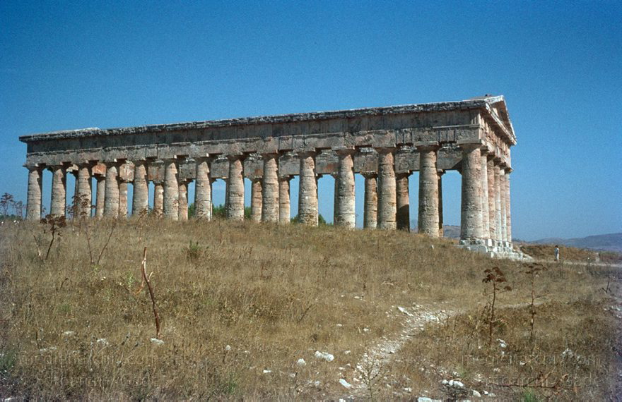 1969. Italien. Sizilien
1969. Italien. Sizilien  - Italy. Sicily - Italia. Sicilia. nicht fertiggestellter Tempel von Segesta. Säulen
Schlüsselwörter: 1969;Italia;Italien;Italy;Segesta;Sicilia;Sicily;Sizilien;Säulen;Tempel