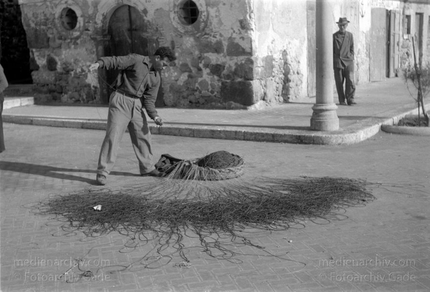 1950. Italien. Provinz Messina. Insel Insel Lipari
1950. Italien. Provinz Messina. Insel Insel Lipari
Schlüsselwörter: 1950;Italia;Italien;Italy;Liapri;Sizilien
