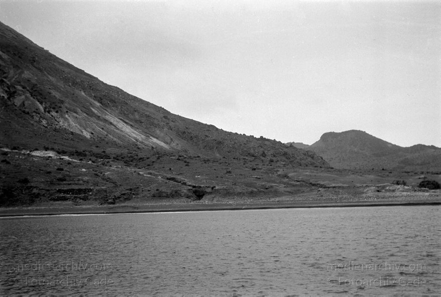 1950. Italien. Insel Vulcano
1950. Italien. Insel Vulcano. Vulkaninsel vor Sizilien. Meer
Schlüsselwörter: 1950er;Insel;Italia;Italien;Italy;Meer;Vulcano;Vulkaninsel