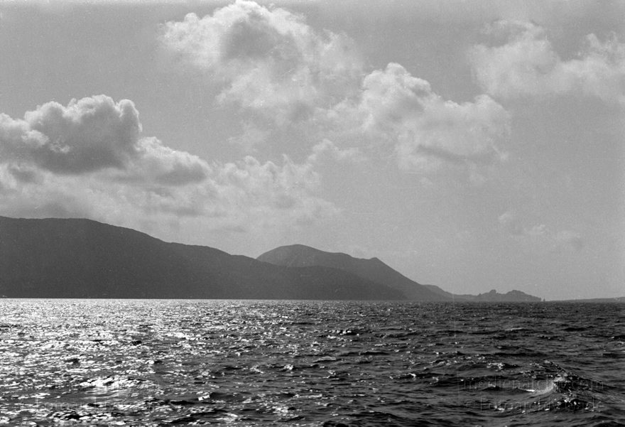 1950er. Italien. Liparische Inseln
1950er. Italien. Liparische Inseln. Stromboli mit aktivem Vulkan. Italy. Aeolian Islands. Italia
Schlüsselwörter: 1950;Aeolian Islands;Insel;Italia;Italien;Italy;Liparische Inseln;Mittelmeer;Stromboli