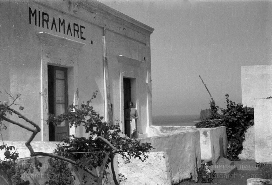 1950er. Italien. Italienische Insel Stromboli mit aktivem Vulkan
1950er. Italien. Liparische Inseln. Stromboli mit aktivem Vulkan. Italy. Aeolian Islands. Italia. Isola di Stromboli
Schlüsselwörter: 1950;Aeolian Islands;Insel;Isola di Stromboli;Italia;Italien;Italy;Stromboli;Vulkaninsel
