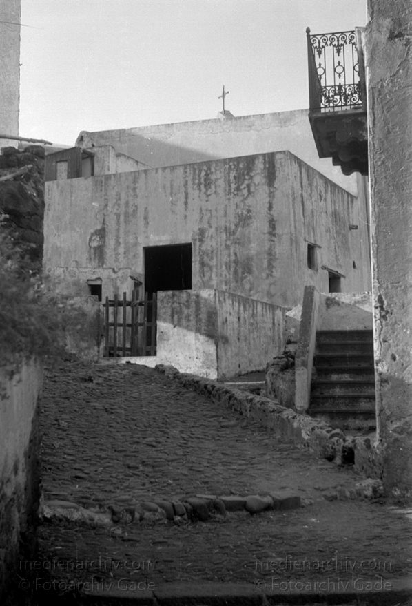 1950er. Italien. Italienische Insel Stromboli mit aktivem Vulkan
1950er. Italien. Liparische Inseln. Stromboli mit aktivem Vulkan. Italy. Aeolian Islands. Italia. Isola di Stromboli
Schlüsselwörter: 1950;Aeolian Islands;Insel;Isola di Stromboli;Italia;Italien;Italy;Stromboli;Vulkaninsel