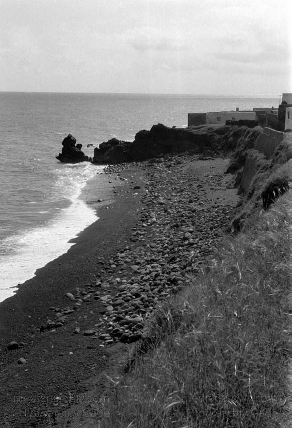 1950er. Italien. Italienische Insel Stromboli mit aktivem Vulkan
1950er. Italien. Liparische Inseln. Stromboli mit aktivem Vulkan. Italy. Aeolian Islands. Italia. Isola di Stromboli
Schlüsselwörter: 1950;Aeolian Islands;Insel;Isola di Stromboli;Italia;Italien;Italy;Mittelmeer;Stromboli;Vulkaninsel