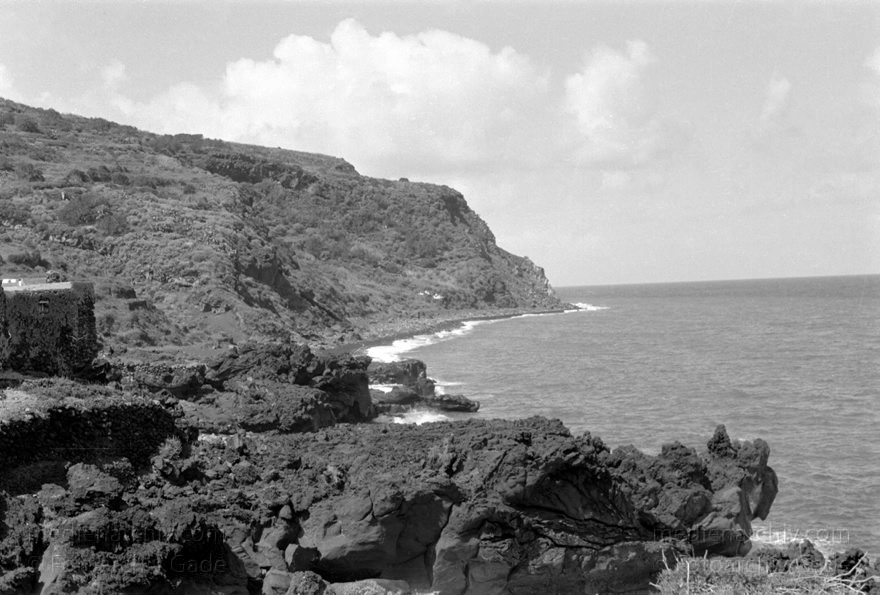 1950er. Italien. Italienische Insel Stromboli mit aktivem Vulkan
1950er. Italien. Liparische Inseln. Stromboli mit aktivem Vulkan. Italy. Aeolian Islands. Italia. Isola di Stromboli
Schlüsselwörter: 1950;Aeolian Islands;Insel;Isola di Stromboli;Italia;Italien;Italy;Mittelmeer;Stromboli;Vulkaninsel