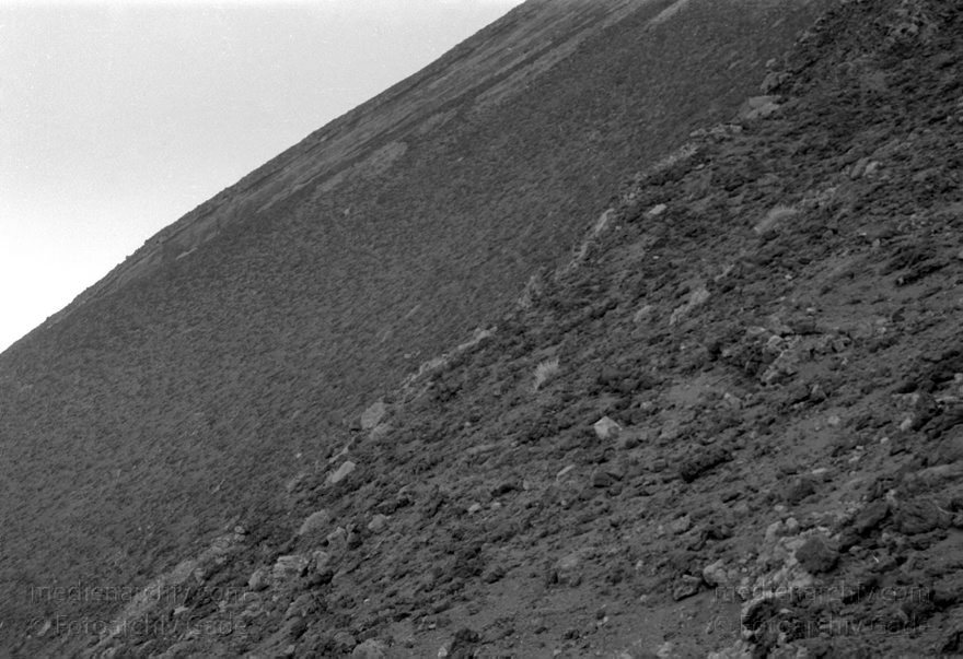 1950er. Italien. Italienische Insel Stromboli mit aktivem Vulkan
1950er. Italien. Liparische Inseln. Stromboli mit aktivem Vulkan. Italy. Aeolian Islands. Italia. Isola di Stromboli
Schlüsselwörter: 1950;Aeolian Islands;Insel;Isola di Stromboli;Italia;Italien;Italy;Stromboli;Vulkaninsel