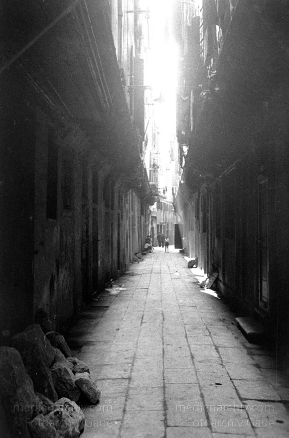 1950er. Italien. Provinz Venedig. Region Venetien. Venedig
1950er. Italien. Provinz Venedig. Region Venetien. Venedig. Italia. Venezia. Italy. Venice
Schlüsselwörter: 1950er;Italia;Italien;Italy;Venedig;Venetien;Venezia;Venice