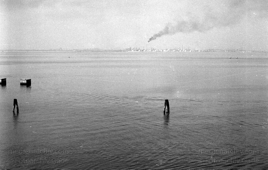 1950er. Italien. Provinz Venedig. Region Venetien. Venedig
1950er. Italien. Provinz Venedig. Region Venetien. Venedig. Italia. Venezia. Italy. Venice
Schlüsselwörter: 1950er;Italia;Italien;Italy;Venedig;Venetien;Venezia;Venice