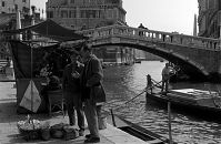 Dateiname=Italy-Venedig-1950er-053.jpg
Dateigröße=192KB
Abmessungen: 880x575
hinzugefügt am: 05. Januar 2016 Italy-Venedig-1950er-053.jpg