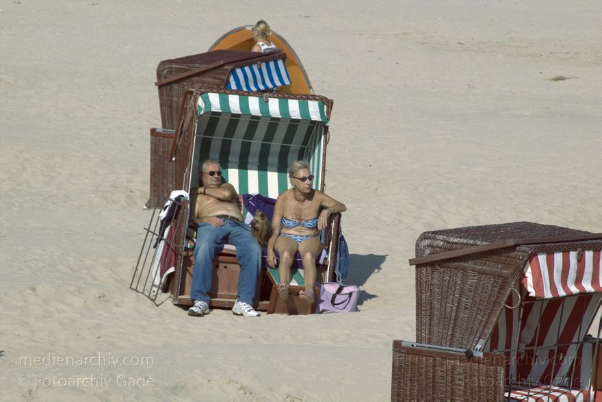 Polen. Wolin. Swinemünde. Strandkörbe am Strand. Strandkorb
22. 9. 2005. Polen. Insel Wolin. Ostseebad Swinemünde -  Swinoujscie. Strandkörbe am Strand. Strandkorb
Schlüsselwörter: 2005;Meer;Ostsee;Ostseebad;Polen;Sonnen;Strand;Strandkorb;Strandkörbe;Swinemünde;Swinoujscie;Urlaub;Wolin