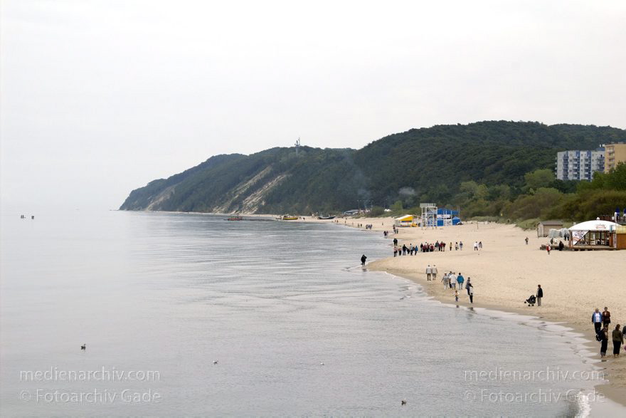 Polen. Wolin. Miedzyzdroje an der Ostsee. Strand. Meer
20. 9. 2005. Polen. Insel Wolin. Miedzyzdroje an der Ostsee. Strand. Meer
Schlüsselwörter: 2005;Meer;Miedzyzdroje;Polen;Strand;Wolin