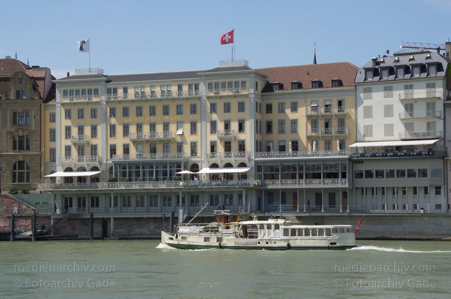 Schweiz. Basel. Am Fluss Rhein
21. 6. 2011. Schweiz. Basel. Am Fluss Rhein
Schlüsselwörter: 2011;Basel;Basilea;Boote;Bâle;Fluss;Rhein;River;Schiffe;Schweiz;Switzerland
