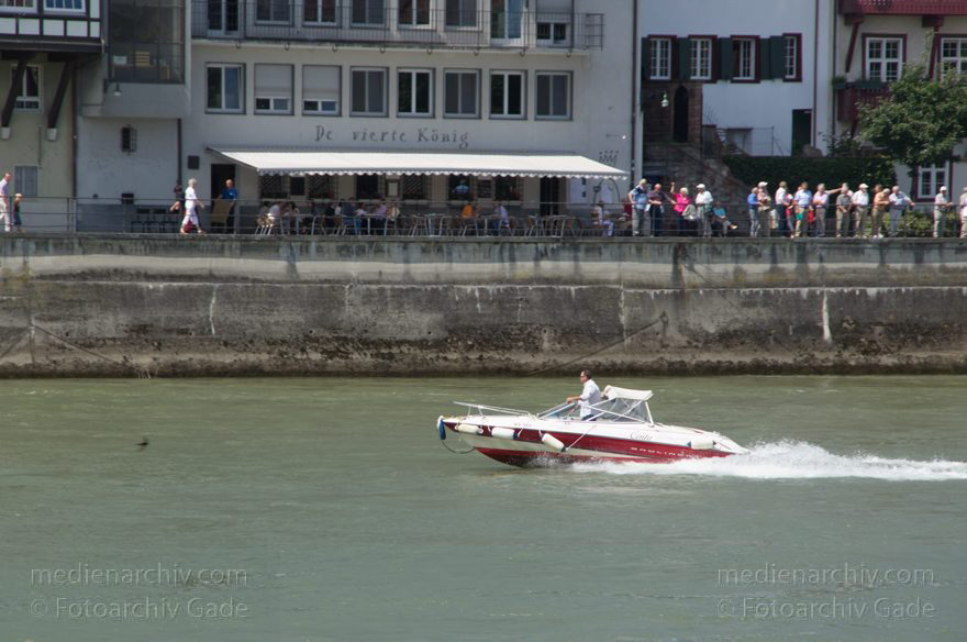 Schweiz. Basel. Am Fluss Rhein
21. 6. 2011. Schweiz. Basel. Am Fluss Rhein
Schlüsselwörter: 2011;Basel;Basilea;Boote;Bâle;Fluss;Rhein;River;Schiffe;Schweiz;Switzerland