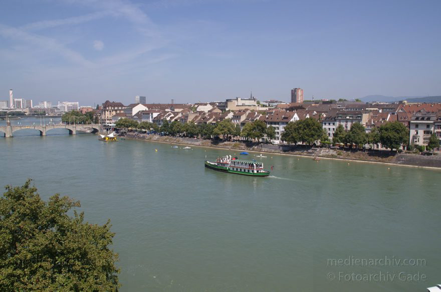 Schweiz. Basel
2. 8. 2011. Schweiz. Basel. Fluss Rhein
Schlüsselwörter: 2011;Basel;Basilea;Boote;Bâle;Fluss;Rhein;Schiffe;Schweiz;Switzerland