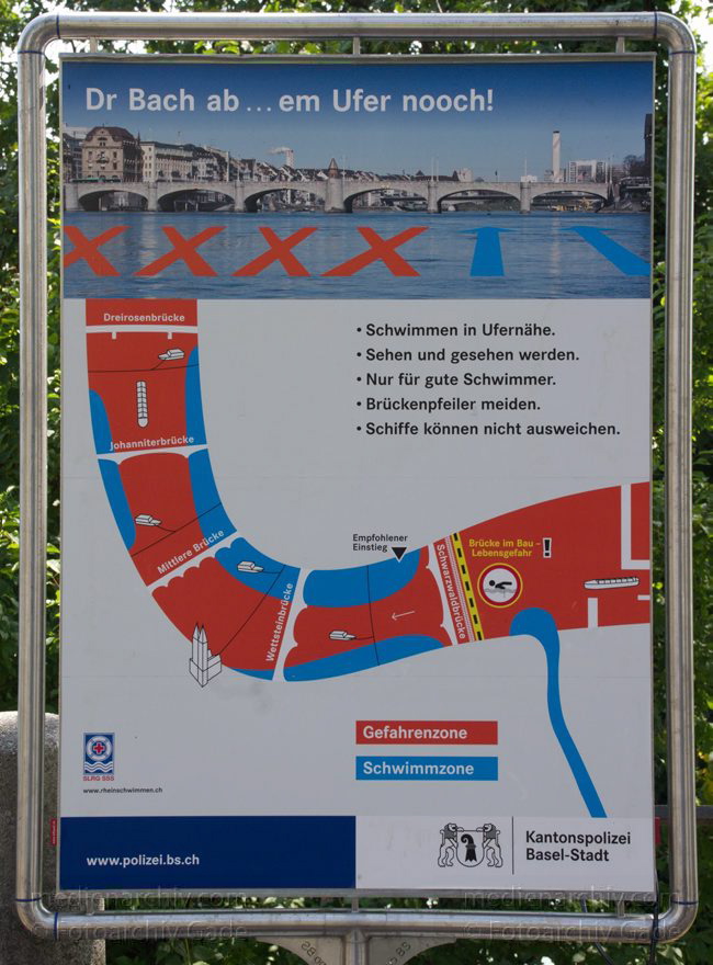 Schweiz. Basel. Fluss Rhein. Tafel mit Hinweisen für Schwimmer
2. 8. 2011. Schweiz. Basel. Fluss Rhein. Tafel mit Hinweisen für Schwimmer
Schlüsselwörter: 2011;Basel;Basilea;Bâle;Fluss;Hinweistafel;Rhein;Schweiz;Schwimmen;Switzerland