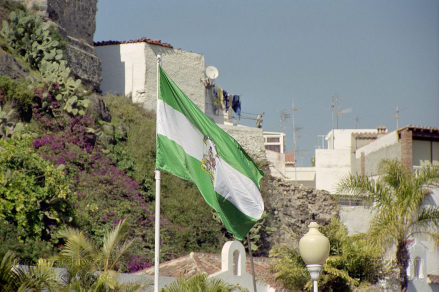 Spanien. Andalusien. Almunecar
28. 2. 2002. Spanien. Andalusien. Costa del Sol. Almunecar. Parque botánico-arqueológico El Majuelo. Flagge Fahne
Schlüsselwörter: Almunecar;Andalusien;Costa del Sol;Fahne;Flagge;Parque El Majuelo;Ruinen;Spain;2002;Spanien