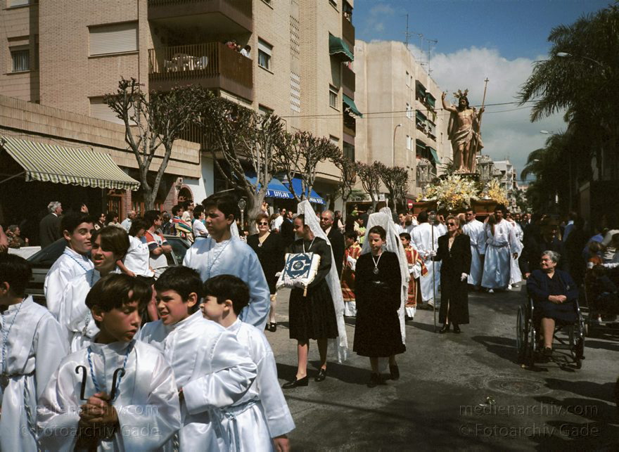 Spanien. Almunecar. Semana Santa. Religiöse Prozession.
März 1993. Spanien. Andalusien. Semana Santa in Almunecar. Prozession. Umzug. Viele Teilnehmer tragen Umhänge mit spitzen Kapuzen.
Schlüsselwörter: Almunecar;Andalusien;Costa del Sol;Prozession;Semana Santa;Spain;1993;Spanien