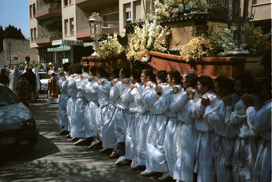 Spanien. Almunecar. Semana Santa. Religiöse Prozession.
März 1993. Spanien. Andalusien. Semana Santa in Almunecar. Prozession. Umzug. Viele Teilnehmer tragen Umhänge mit spitzen Kapuzen.
Schlüsselwörter: Almunecar;Andalusien;Costa del Sol;Prozession;Semana Santa;Spain;1993;Spanien