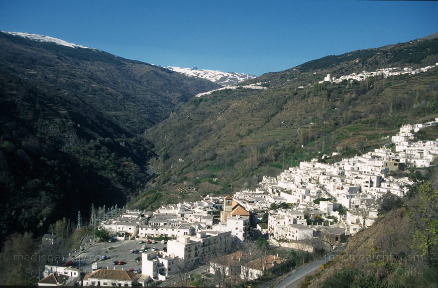 Spanien. Andalusien. Alpujarras
März 1997. Spanien. Andalusien - Spain. Andalusia. - España Andalucía. Gebirgsregion Alpujarras  größtenteils in der Provinz Granada. Weisse Dörfer - weisses Dorf.
Schlüsselwörter: Alpujarras;Andalucía;Andalusia;Andalusien;Berge;España;Gebirge;Spain;1997;Spanien