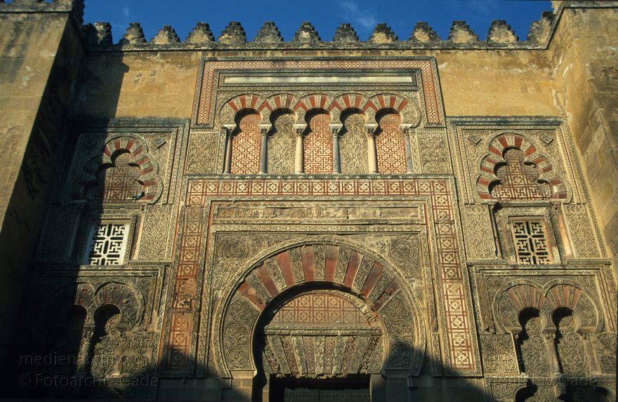 Spanien. Andalusien. Cordoba
März 1997. Spanien. Andalusien. Cordoba. - Spain. Andalusia. Córdoba  - España. Andalucía. Mezquita de Córdoba. Große Moschee von Córdoba. 1236, im Jahr, in dem Ferdinand III. von Kastilien Córdoba von den Mauren zurückeroberte, wurde die Moschee zur christlichen Kirche geweiht.
Schlüsselwörter: Andalucía;Andalusia;Andalusien;Cordoba;Córdoba;España;Kirche;Mezquita;Moschee;Spain;Spanien;1997;Säulen