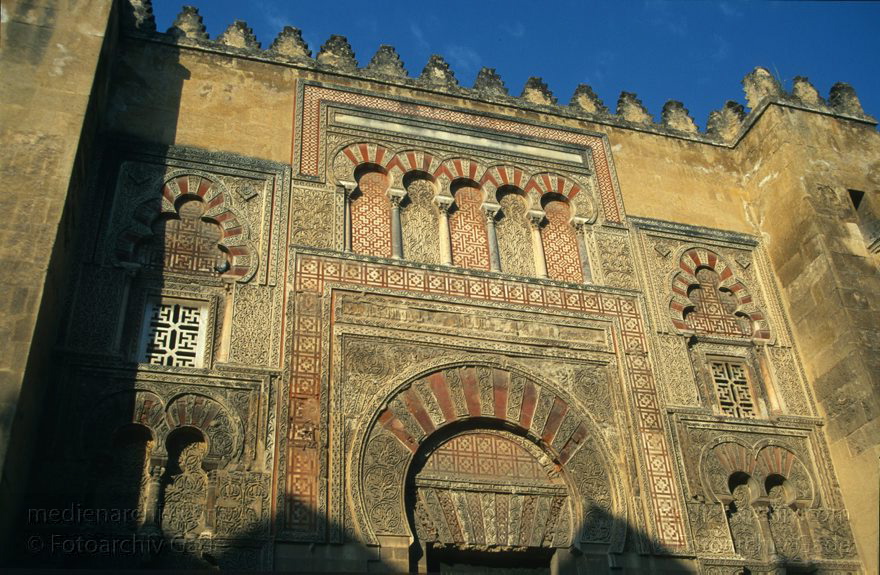 Spanien. Andalusien. Cordoba
März 1997. Spanien. Andalusien. Cordoba. - Spain. Andalusia. Córdoba  - España. Andalucía. Mezquita de Córdoba. Große Moschee von Córdoba. 1236, im Jahr, in dem Ferdinand III. von Kastilien Córdoba von den Mauren zurückeroberte, wurde die Moschee zur christlichen Kirche geweiht.
Schlüsselwörter: Andalucía;Andalusia;Andalusien;Cordoba;Córdoba;España;Kirche;Mezquita;Moschee;Spain;Spanien;1997;Säulen