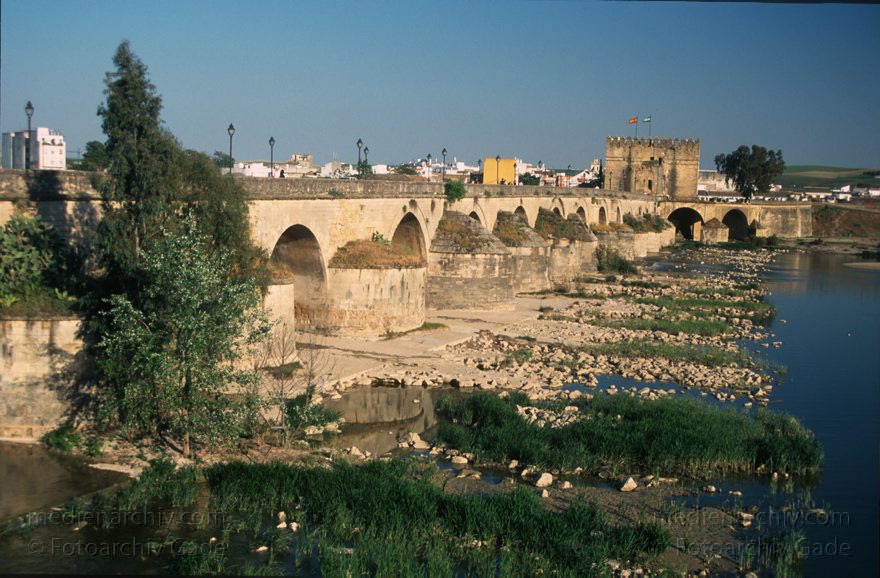 Spanien. Andalusien. Cordoba
März 1997. Spanien. Andalusien. Cordoba. - Spain. Andalusia. Córdoba  - España. Andalucía. Römische Brücke über den Fluss Guadalquivir.
Schlüsselwörter: Andalucía;Andalusia;Andalusien;Brücke;Cordoba;Córdoba;España;Guadalquivir;Spain;1997;Spanien