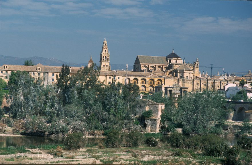 Spanien. Andalusien. Cordoba
März 1997. Spanien. Andalusien. Cordoba. - Spain. Andalusia. Córdoba  - España. Andalucía. Mezquita de Córdoba.  Fluss Guadalquvir
Schlüsselwörter: Andalucía;Andalusia;Andalusien;Cordoba;Córdoba;España;Spain;1997;Spanien