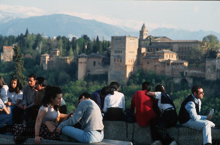 Spanien. Andalusien. Granada
März 1997. Spanien. Andalusien. Granada. - Spain. Andalusia. Granada liegt am Fuß der Sierra Nevada . - España Andalucía Granada
Schlüsselwörter: Andalucía;Andalusia;Andalusien;Córdoba;España;Granada;Spain;1997;Spanien