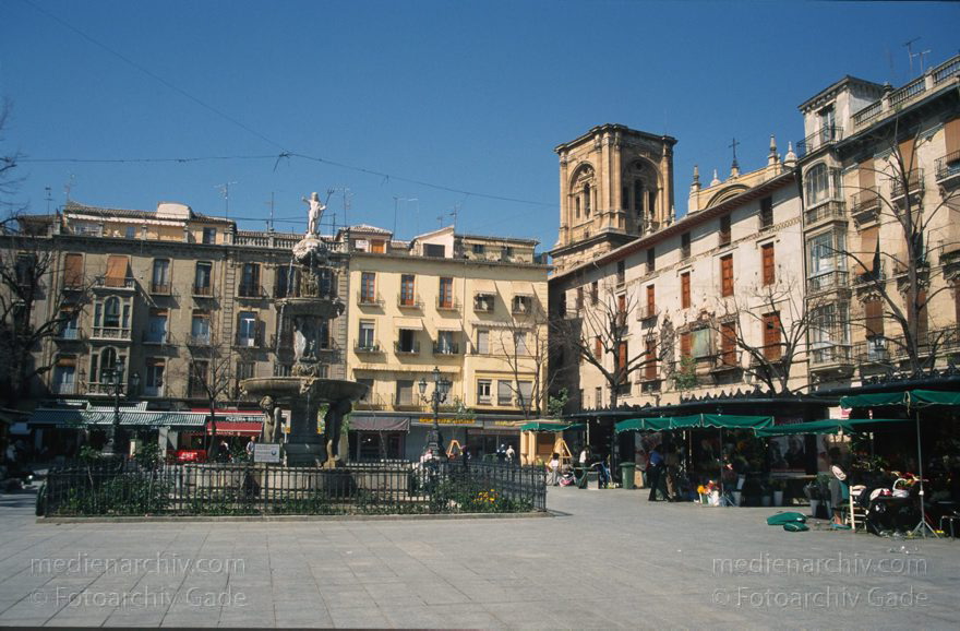 Spanien. Andalusien. Granada
März 1997. Spanien. Andalusien. Granada. - Spain. Andalusia. Granada liegt am Fuß der Sierra Nevada . - España Andalucía Granada
Schlüsselwörter: Andalucía;Andalusia;Andalusien;Córdoba;España;Granada;Spain;1997;Spanien