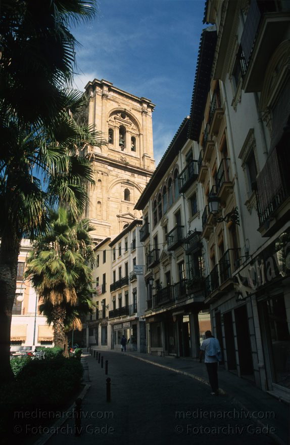 Spanien. Andalusien. Granada
März 1997. Spanien. Andalusien. Granada. - Spain. Andalusia. Granada liegt am Fuß der Sierra Nevada . - España Andalucía Granada
Schlüsselwörter: Andalucía;Andalusia;Andalusien;Córdoba;España;Granada;Spain;1997;Spanien