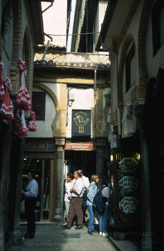 Spanien. Andalusien. Granada
März 1997. Spanien. Andalusien. Granada. - Spain. Andalusia. Granada liegt am Fuß der Sierra Nevada . - España Andalucía Granada
Schlüsselwörter: Andalucía;Andalusia;Andalusien;Córdoba;España;Granada;Spain;1997;Spanien