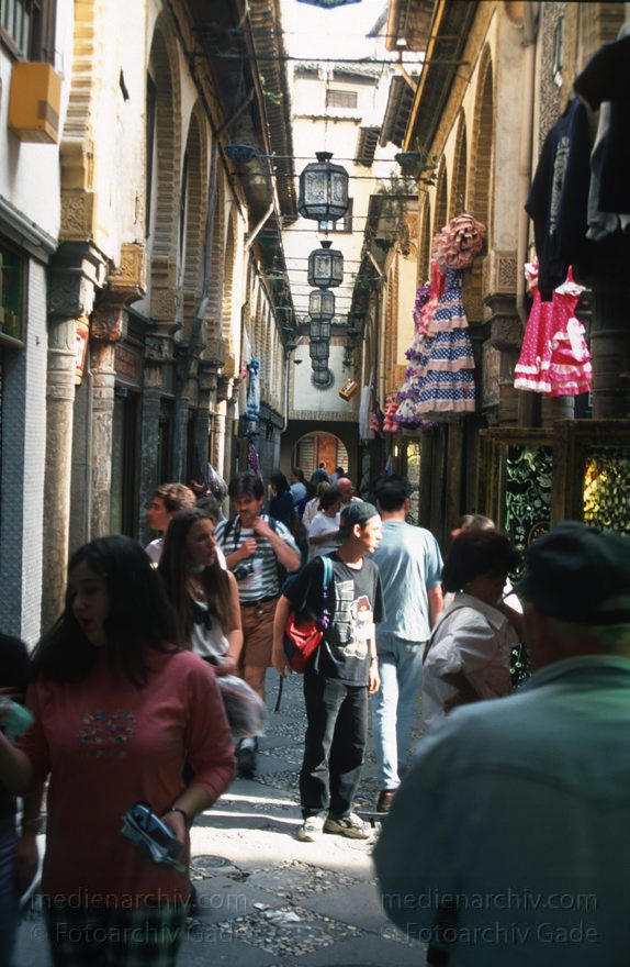 Spanien. Andalusien. Granada
März 1997. Spanien. Andalusien. Granada. - Spain. Andalusia. Granada liegt am Fuß der Sierra Nevada . - España Andalucía Granada
Schlüsselwörter: Andalucía;Andalusia;Andalusien;Córdoba;España;Granada;Spain;1997;Spanien